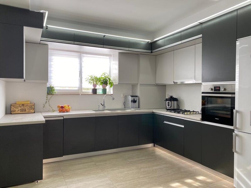 Cosmopolis vila 4 cam. 3 bai, 142 mp, curte 200 mp