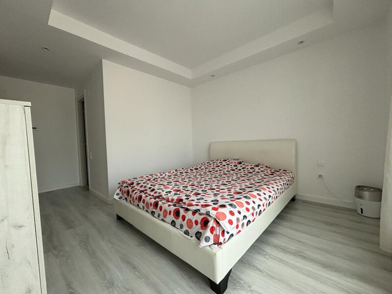 Cosmopolis vila 4 cam. 3 bai, 142 mp, curte 200 mp